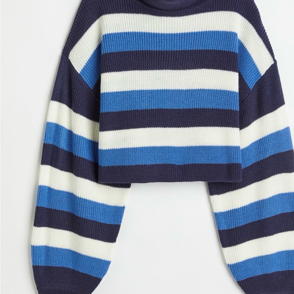 Sweaters - Picture 5 of 7